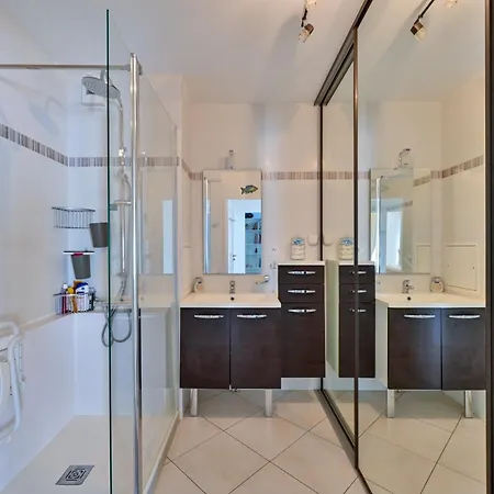 Le Rev - A 900m De La *