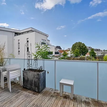 Le Rev - A 900m De La *