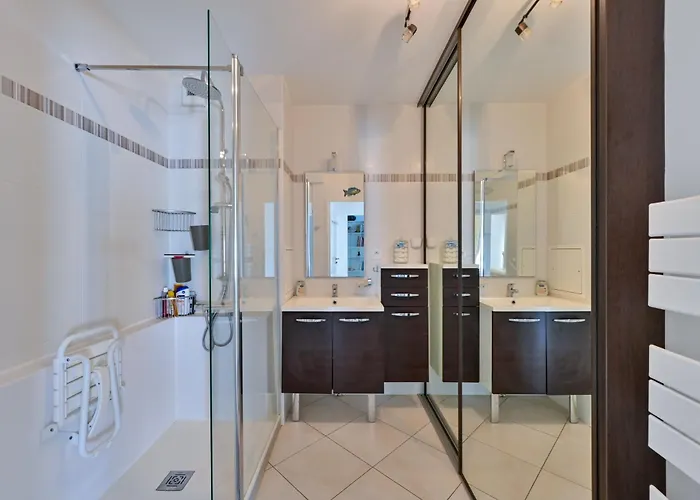 Le Rev - A 900m De La *